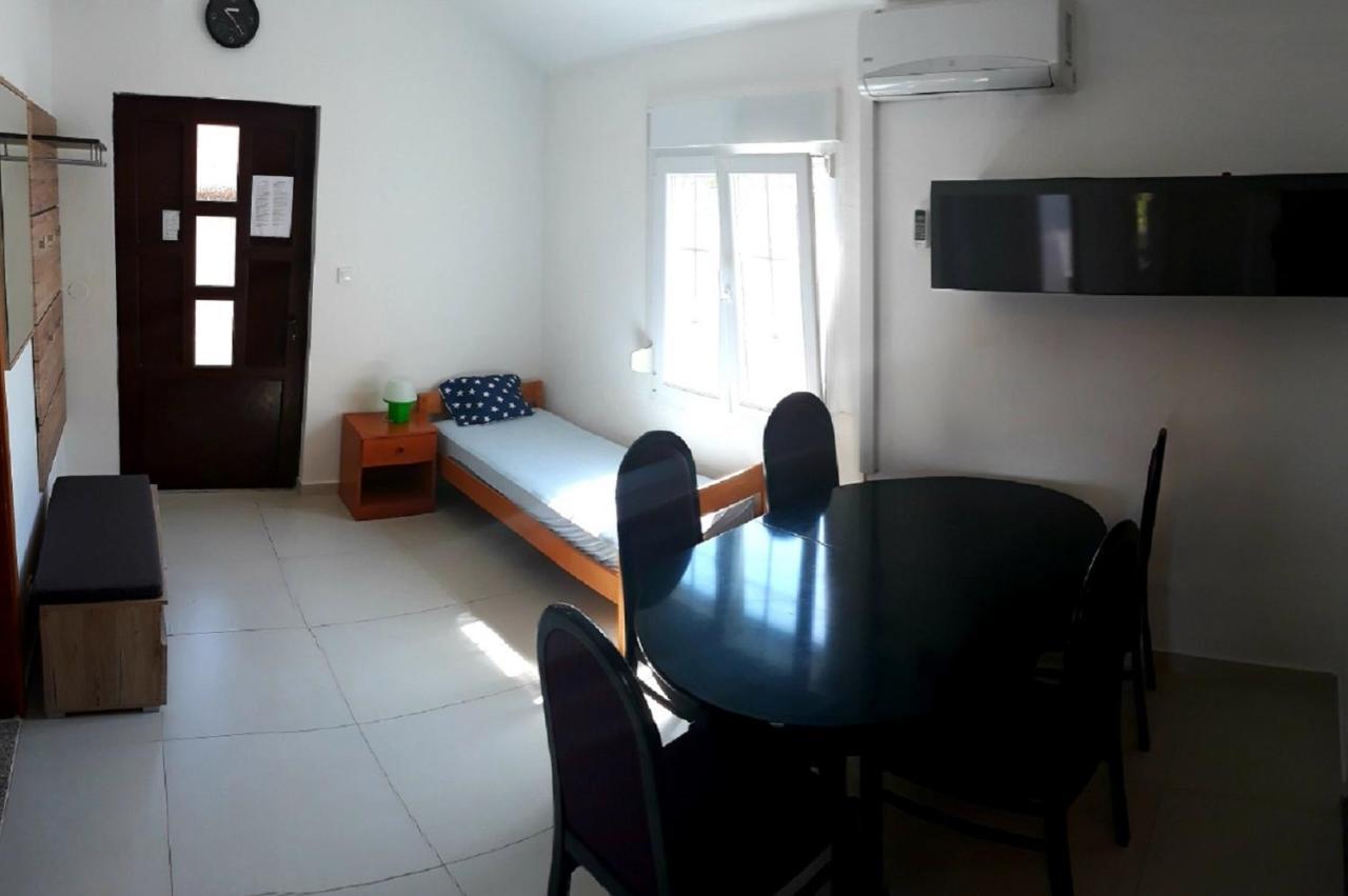 Apartments Dubravka Pirovac Ngoại thất bức ảnh
