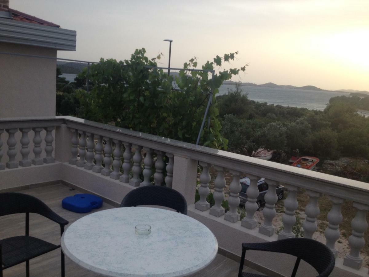 Apartments Dubravka Pirovac Ngoại thất bức ảnh
